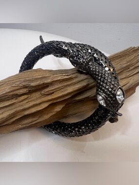 Vintage Serpent Snake Mesh Gunmetal Silver Wrap Coil Clear Crystal Eyes Bracelet